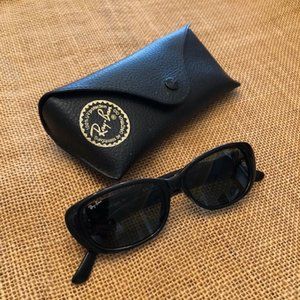 Vintage Ray-Ban (W3069) Sunglasses - black